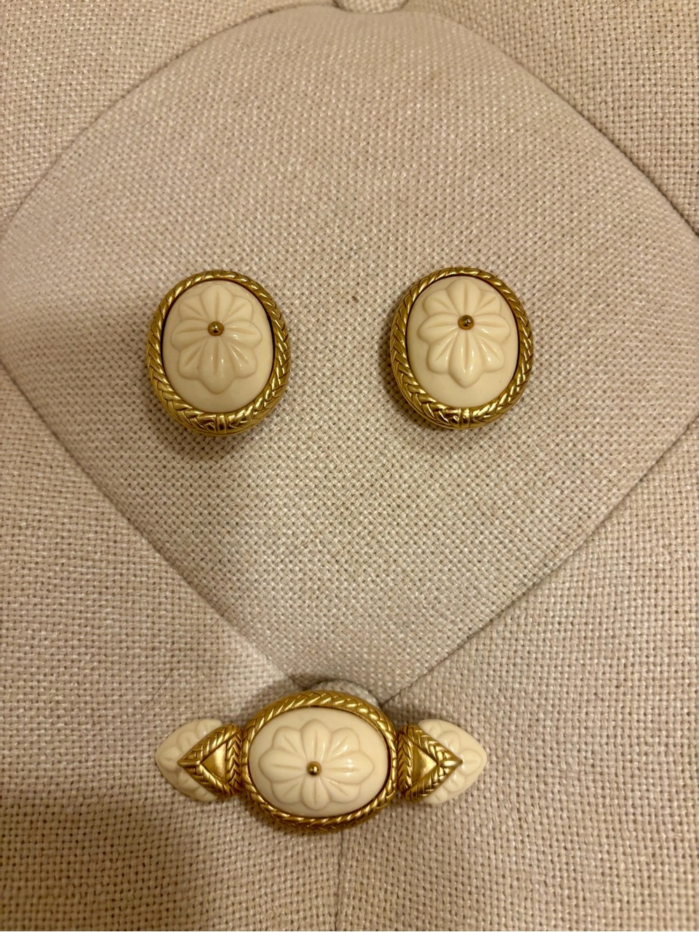 Oscar de la Renta Gold and Cream Floral Cameo Brooch with Matching Earrings